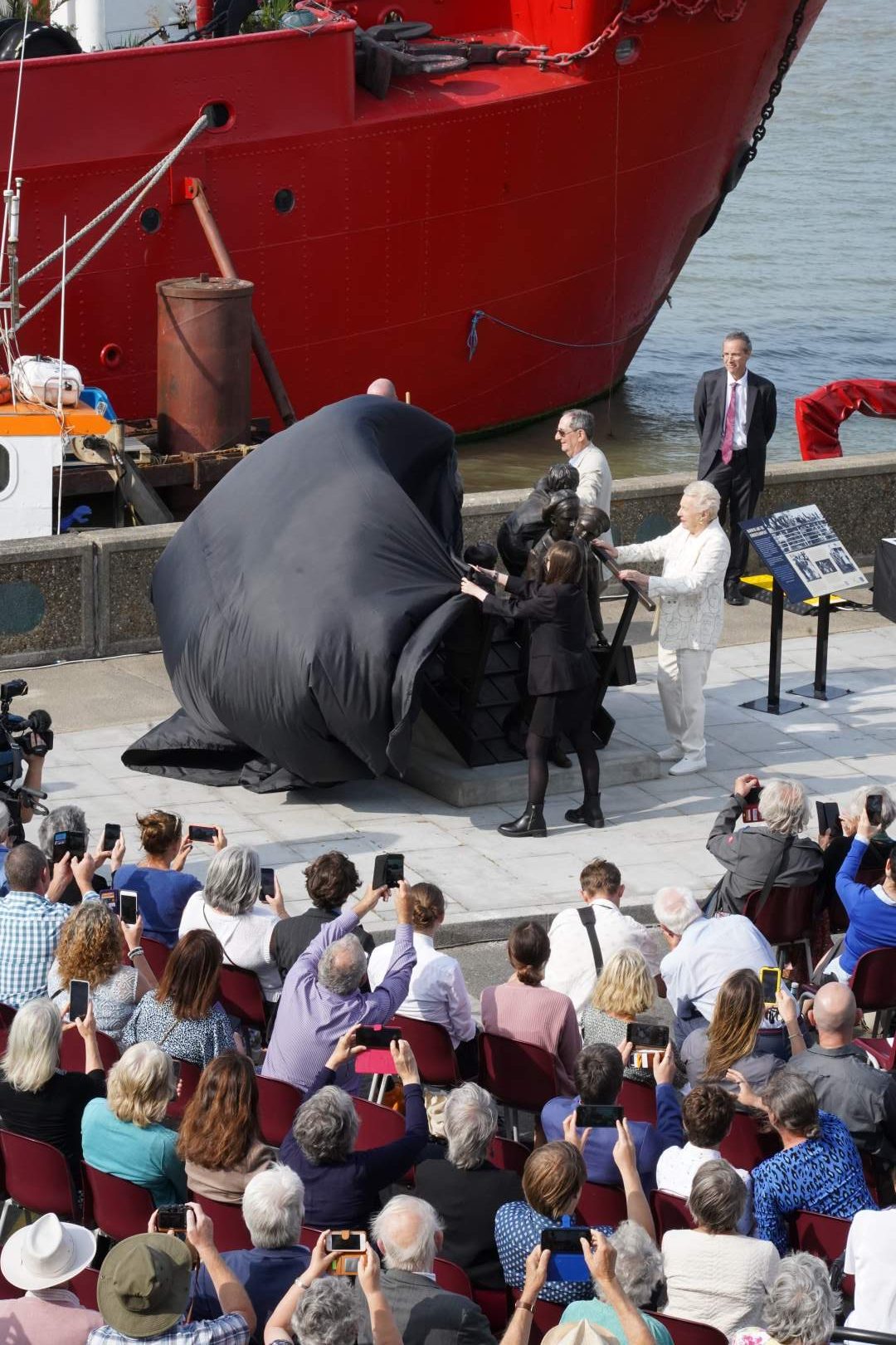Unveiling the Kindertransport Statue ‘Safe Haven’ at Harwich Quay